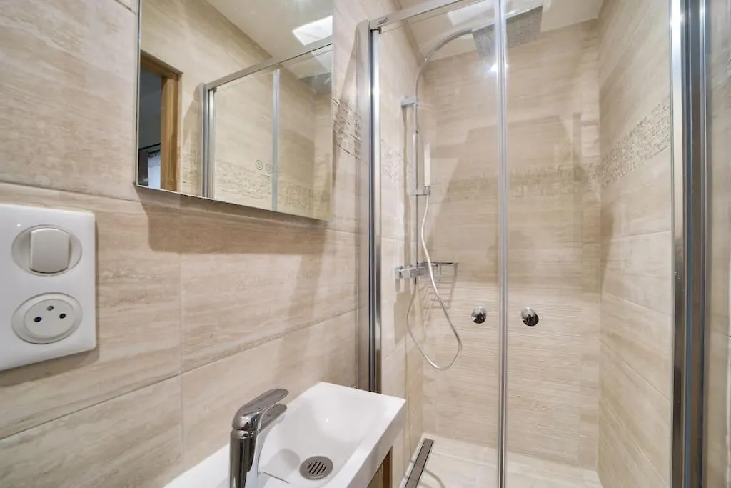 Superbe Maisonnette Neuve Au Coeur De Parigi 0*,  Francia